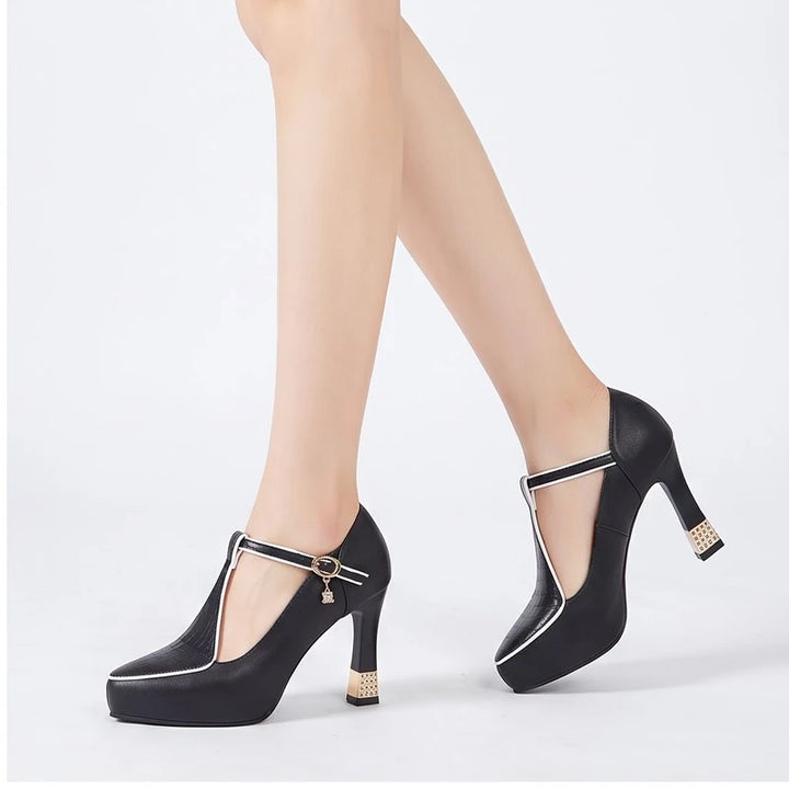Model wearing Black pumps in a studio - 2