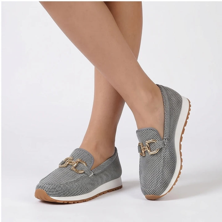 Model wearing Gray knit loafer in a studio - 3