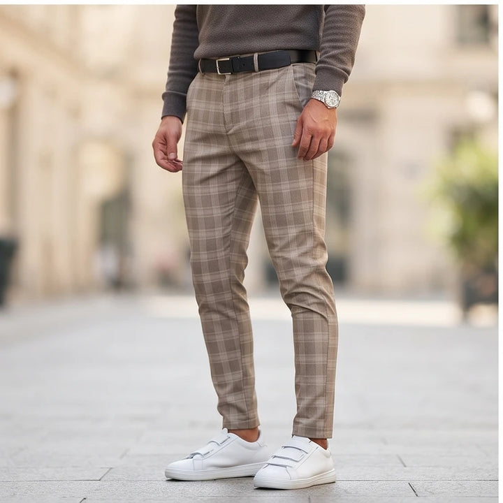 Model wearing Khaki trousers outdoors - 2