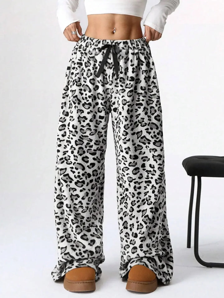 Vesper Women's Leopard Print Sweatpants