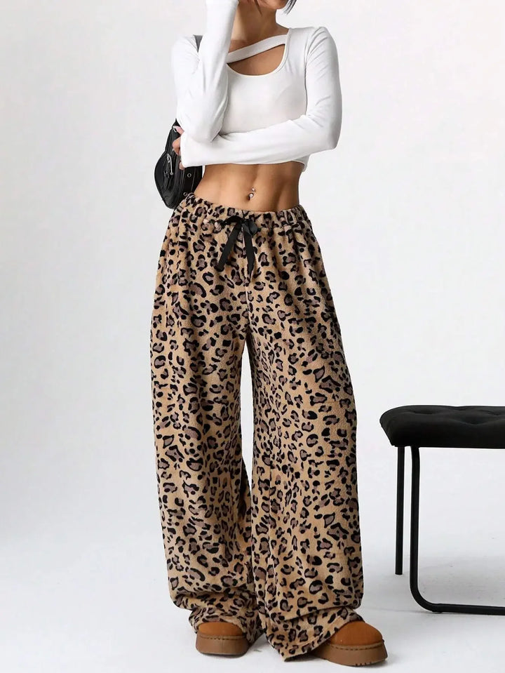 Vesper Women's Leopard Print Sweatpants