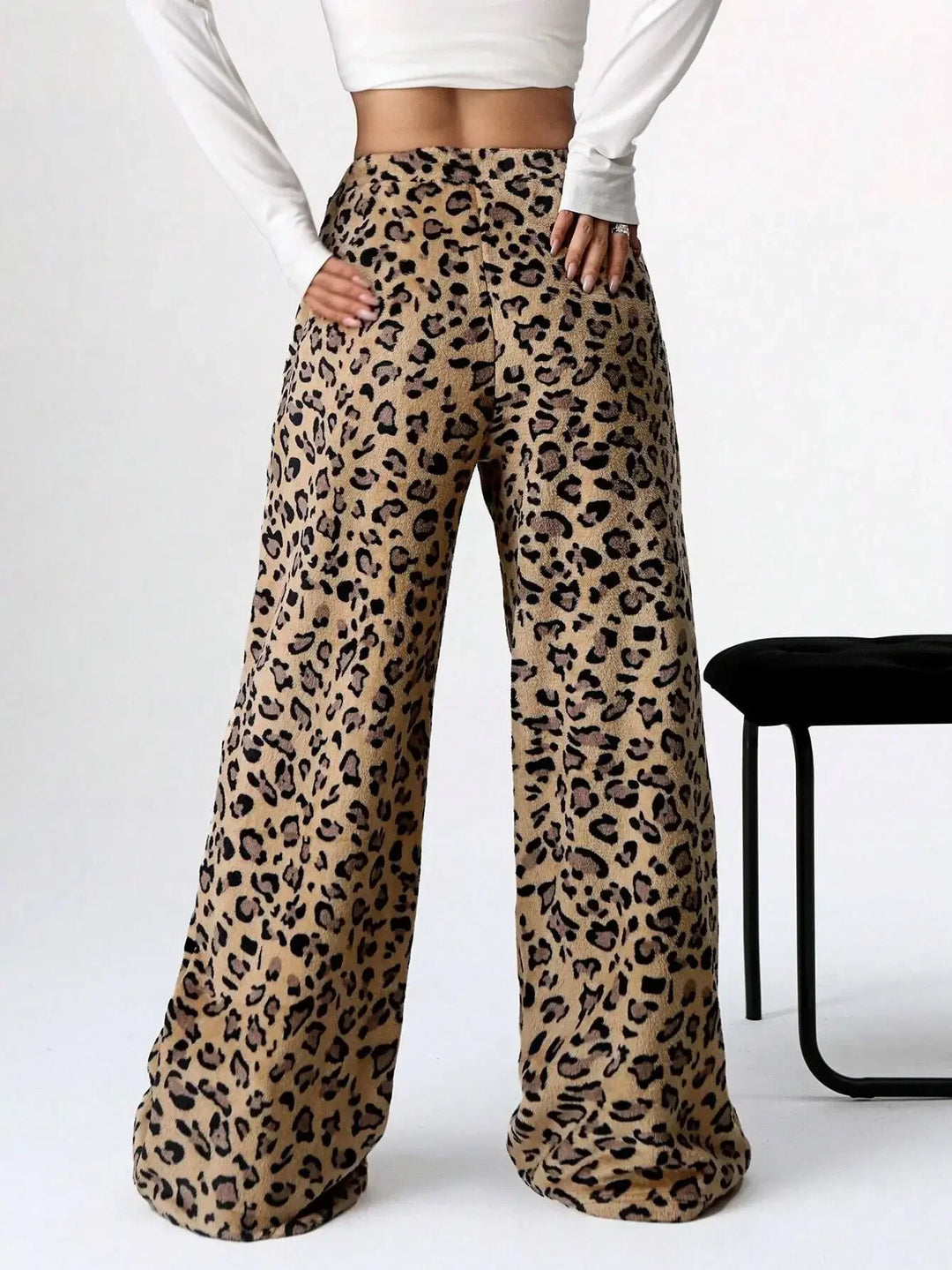 Vesper Women's Leopard Print Sweatpants