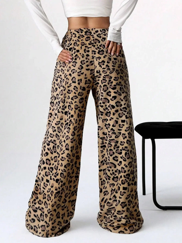 Vesper Women's Leopard Print Sweatpants