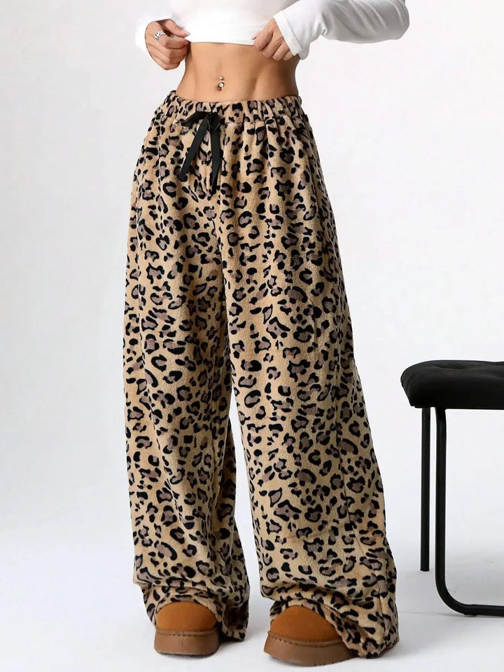 Vesper Women's Leopard Print Sweatpants