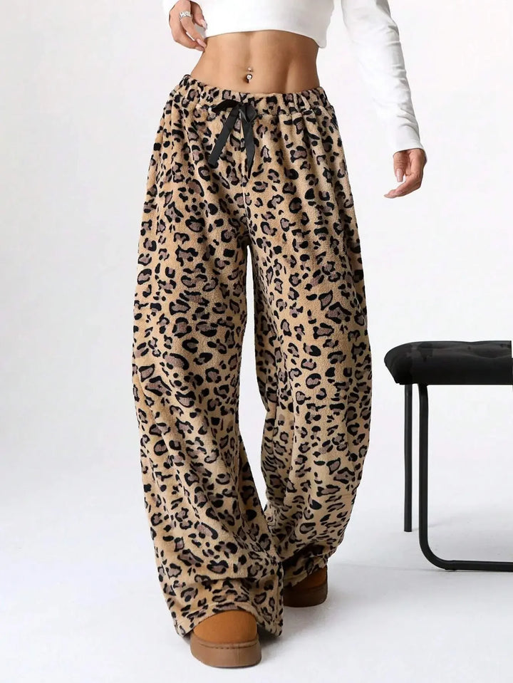 Vesper Women's Leopard Print Sweatpants