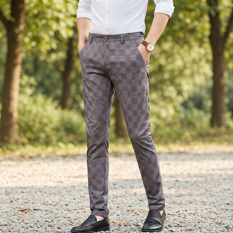 Model wearing Gray cotton pants outdoors