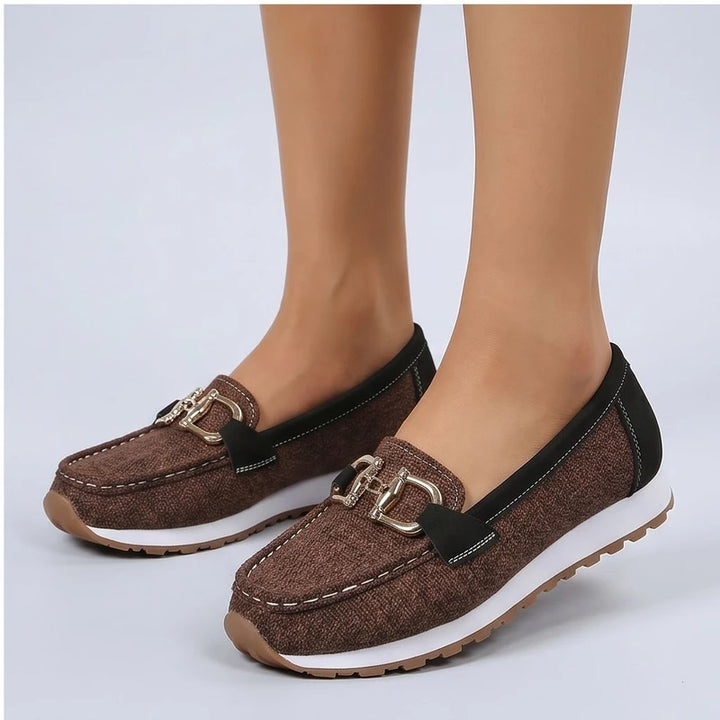 Model wearing Brown metal flat in a studio - 3