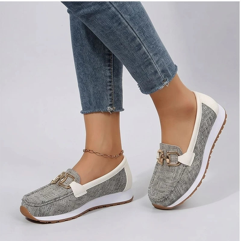 Model wearing Beige metal flat in a studio - 3