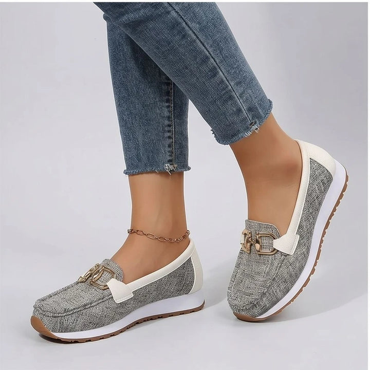 Model wearing Beige metal flat in a studio - 3