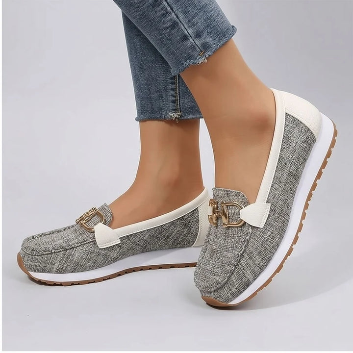 Model wearing Beige metal flat in a studio - 2