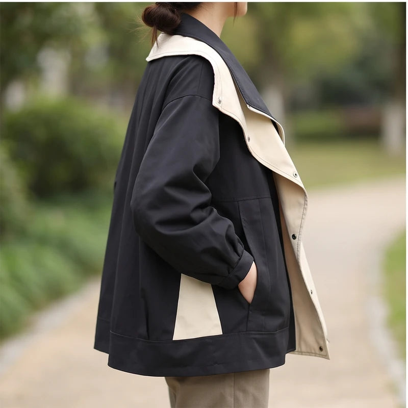 Model wearing Black jacket outdoors - 3