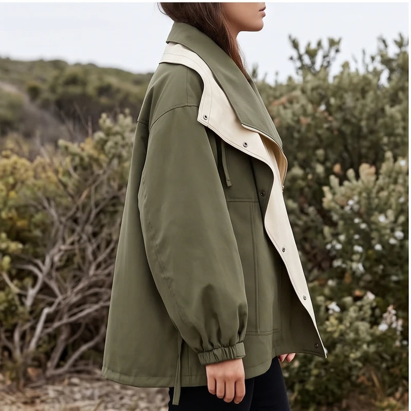 Model wearing Green jacket outdoors - 3