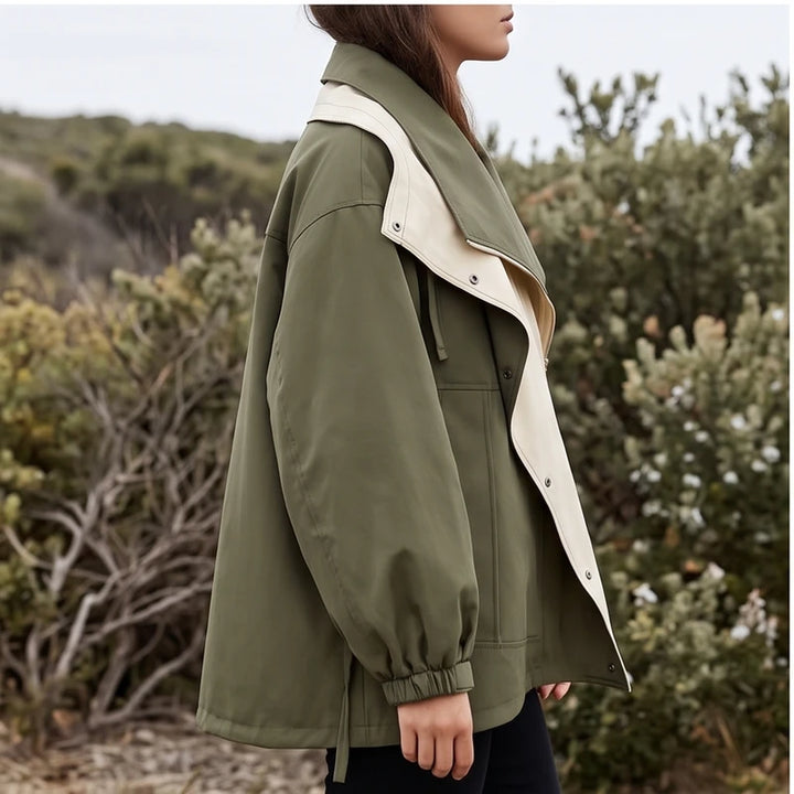 Model wearing Green jacket outdoors - 3